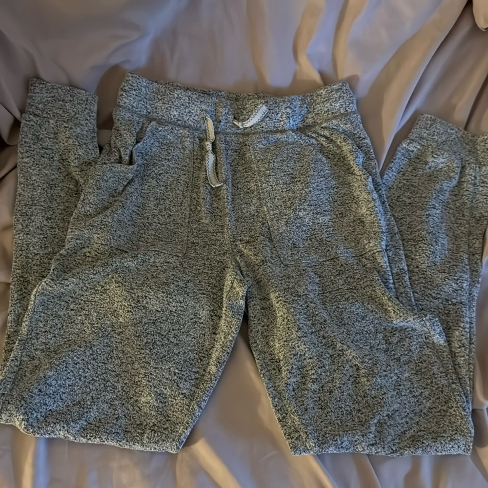 comfortable loose sweatpants/ joggers size Large in kids (worn once)